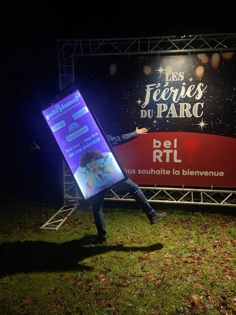 agence de marketing urbain proposant des panneaux lumineux