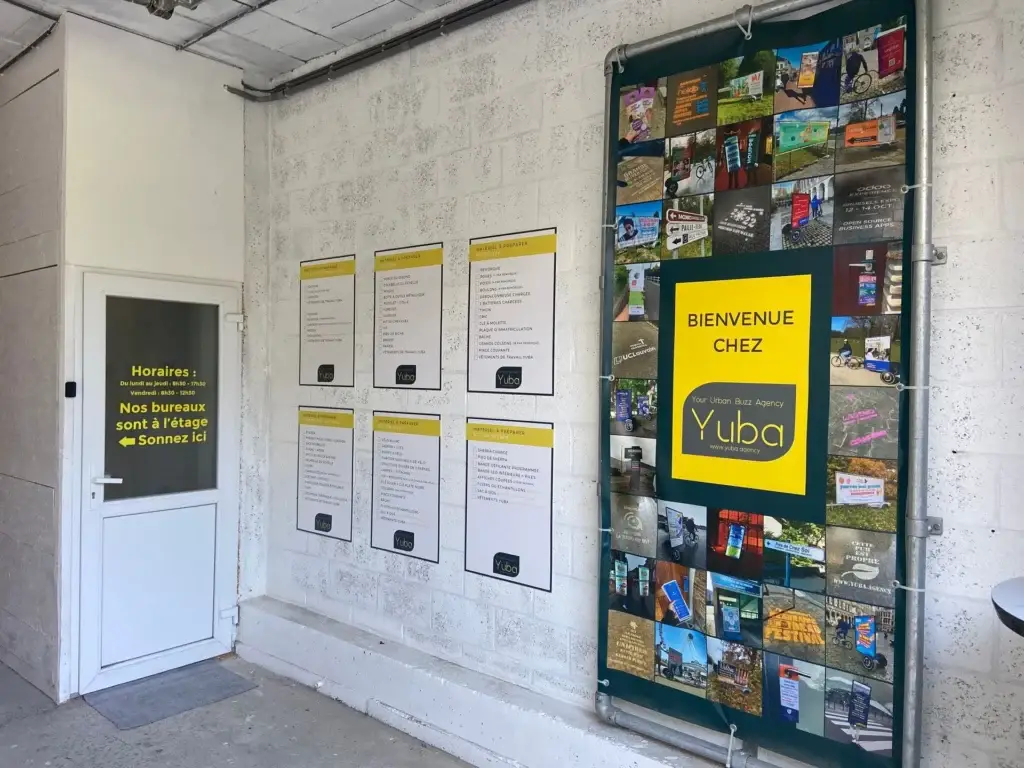 Affichage publicitaire moderne et interactif