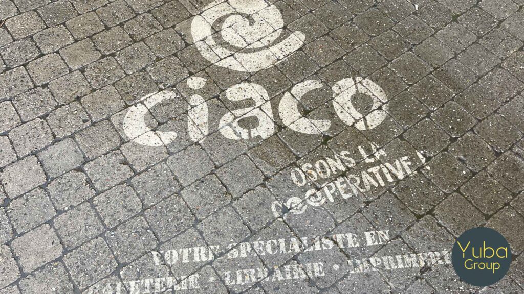 clean tag publicite au sol