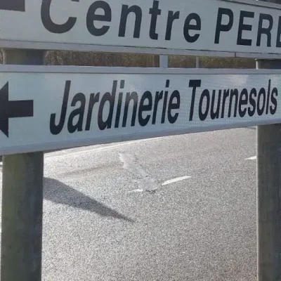 Panneaux de signalétique routière pour une jardinerie
